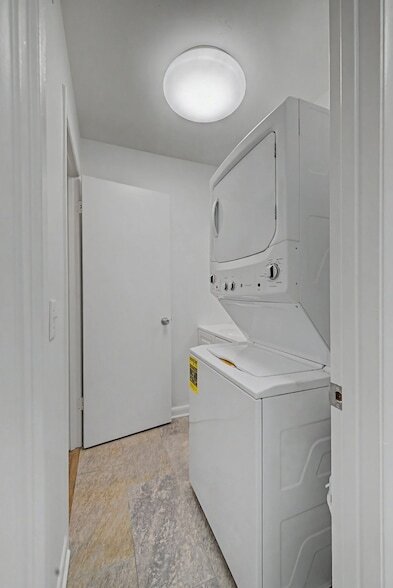 Building Photo - 420 Walton Ln