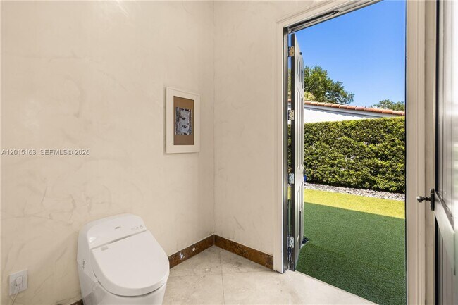 Building Photo - 5838 SW 50th St