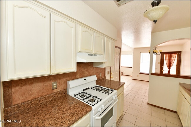 Building Photo - 2629 Lake Victoria Dr