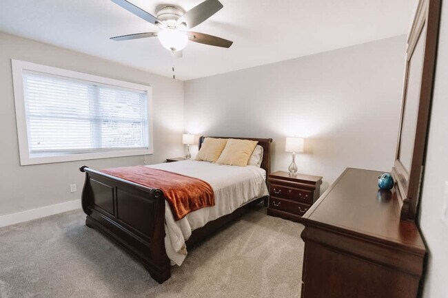 Building Photo - 2104 Almand Dr