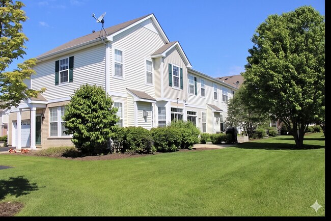 Building Photo - 1447 Millbrook Dr