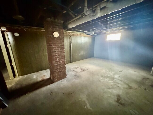 Building Photo - 6809 IL-71