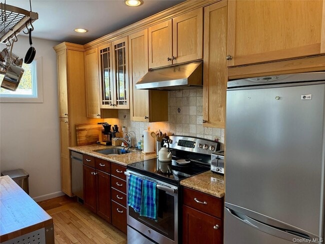 Building Photo - 109 14th Ave