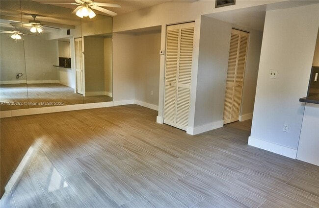 Building Photo - 10042 SW 77th Ct