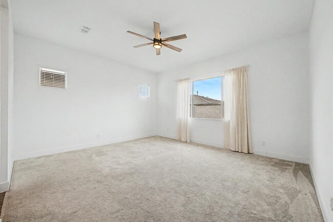 Building Photo - 13103 N 174th Dr