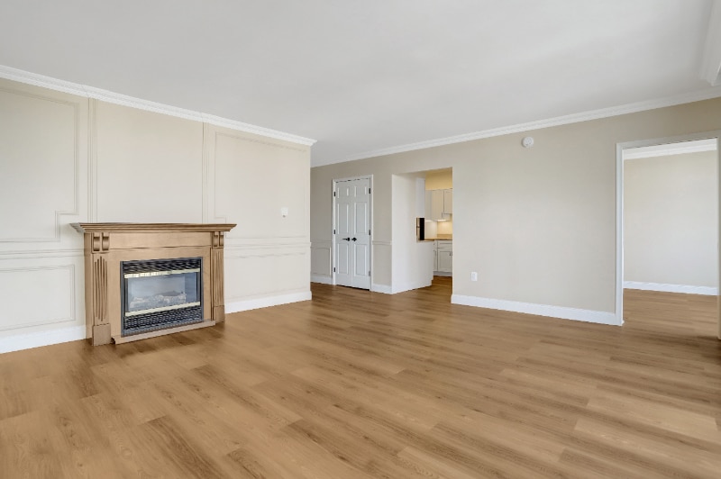 Building Photo - 400 Madison St