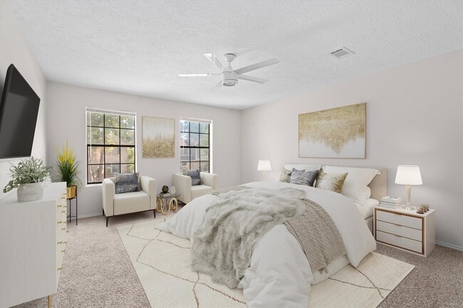 Building Photo - 16015 Southampton Dr