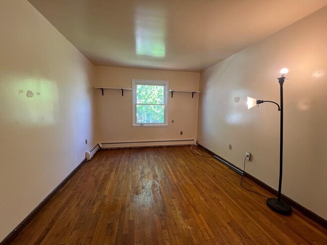 Building Photo - 52 Yale Ave