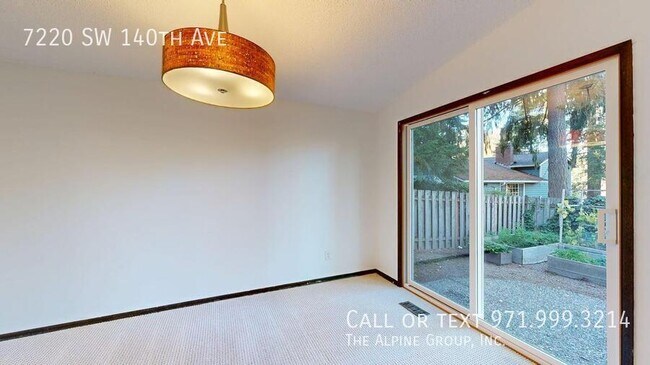 Building Photo - 7220 SW 140th Ave