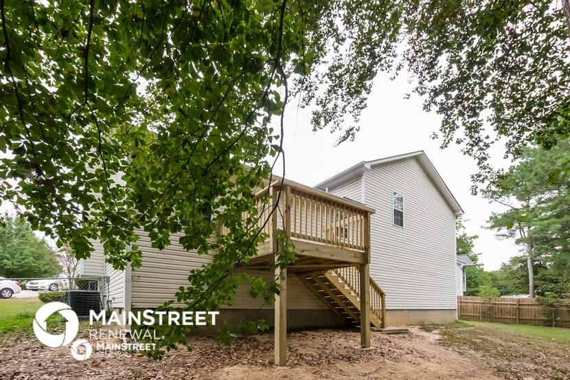 Building Photo - 444 River Trace Dr