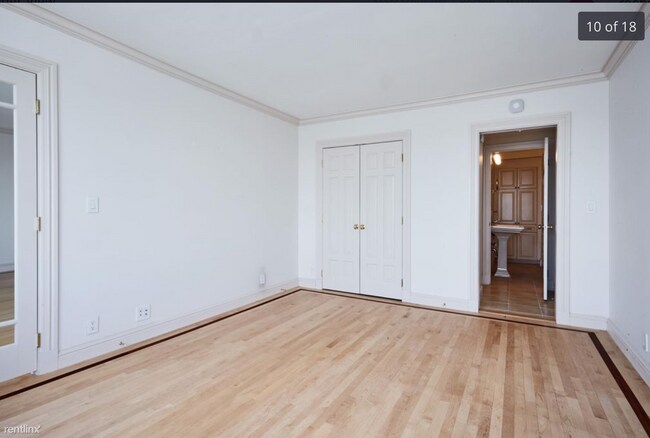 Building Photo - 2 br, 2 bath  - 85 E India Row Apt 23C