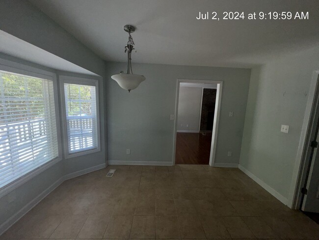 Building Photo - 6080 Lakeway Drive