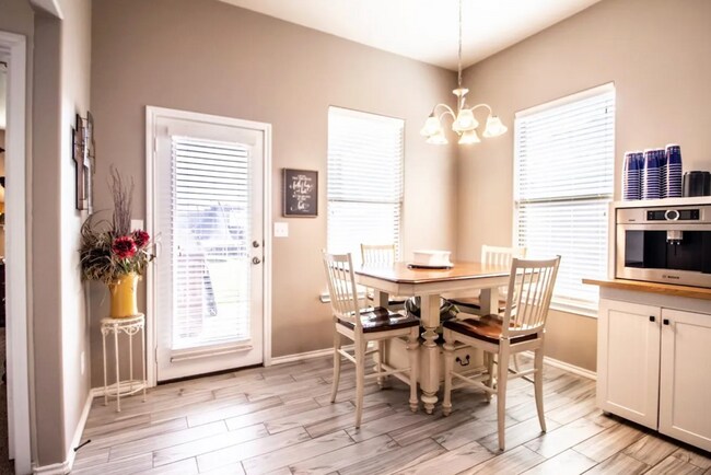 Building Photo - 3/2 in Frenship ISD: Appliances included!!!!