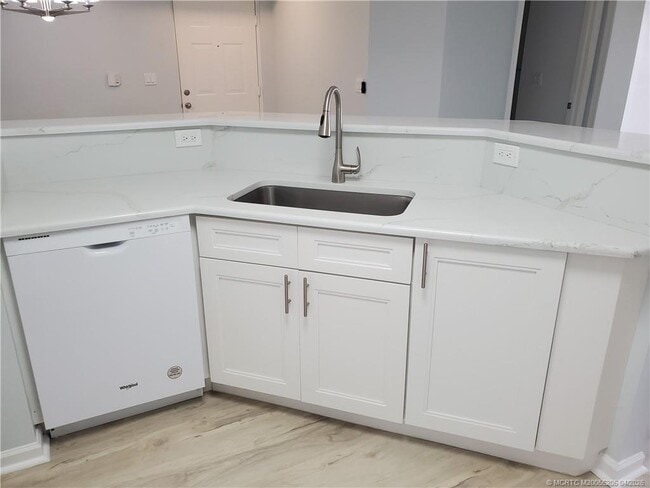 Building Photo - 3617 NW Adriatic Ln