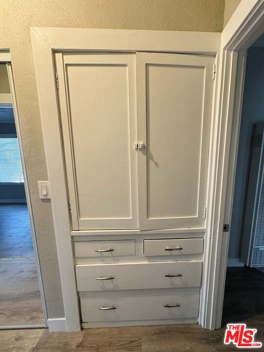 Building Photo - 1048 W 62nd St