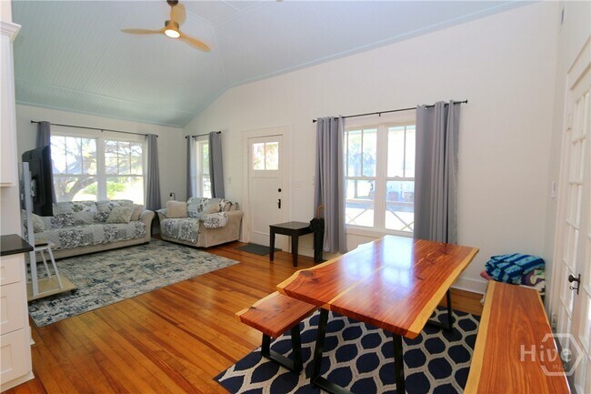 Building Photo - 201 Lovell Ave