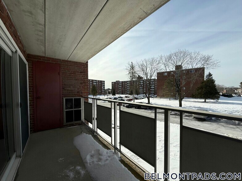 Building Photo - 55 Hill Rd