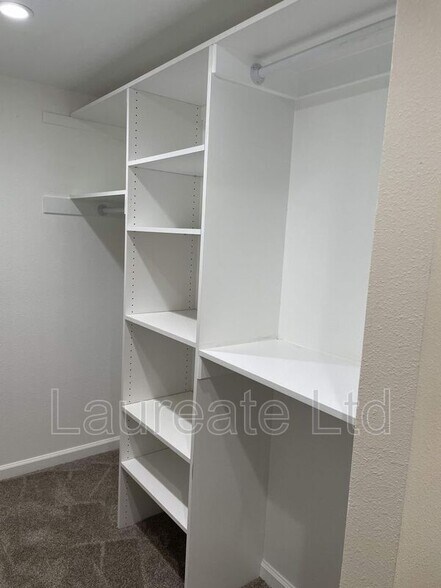 Building Photo - 1003 W Shepperd Ave