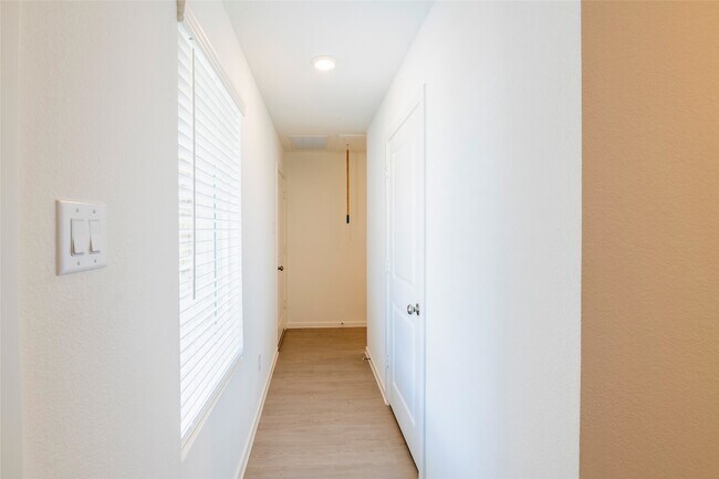 Building Photo - 25296 Leather Leaf Ct