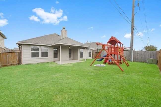 Building Photo - 24811 Sandusky Dr