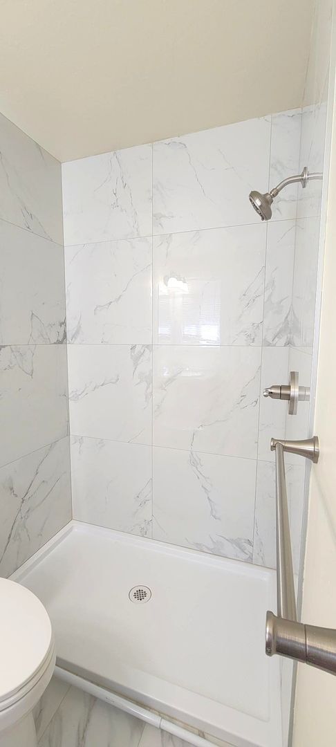 Building Photo - Updated 4 Bedroom Rambler – Spacious, Styl...