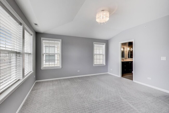 Building Photo - 10 N Dryden Pl