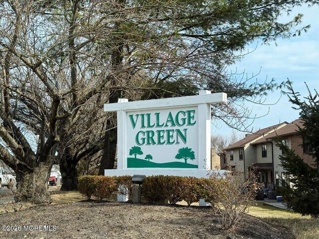 Building Photo - 12 Village Green Way