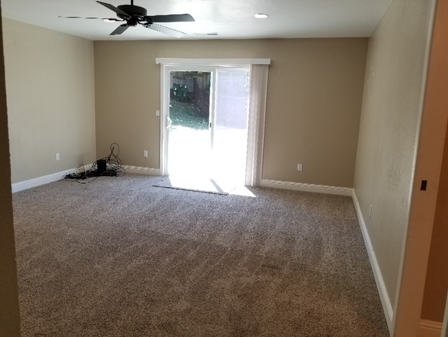 Building Photo - 4 Bed 2 Bath Single Family Home In Concord...
