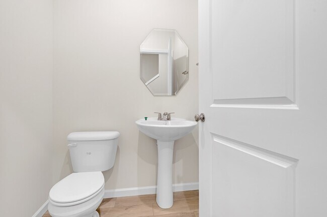 Building Photo - 5913 Hawkweed Dr