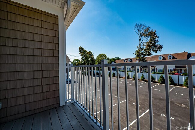 Building Photo - 1 Conklin St