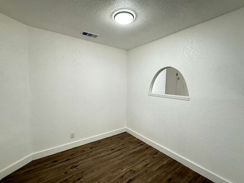 Building Photo - 5214 Charolais Dr