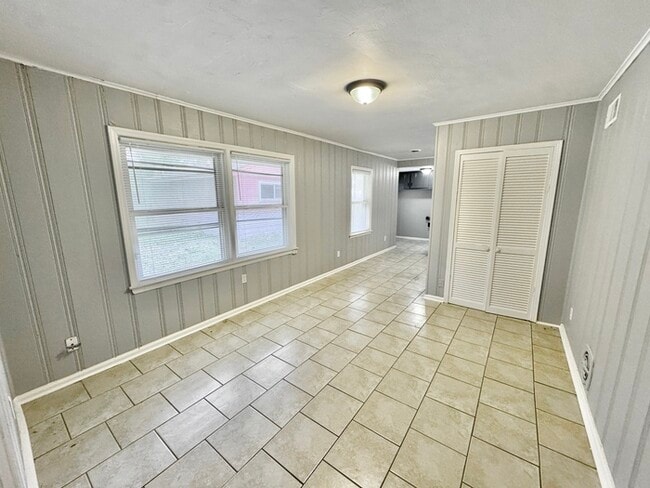 Building Photo - 4914 Childs Dr
