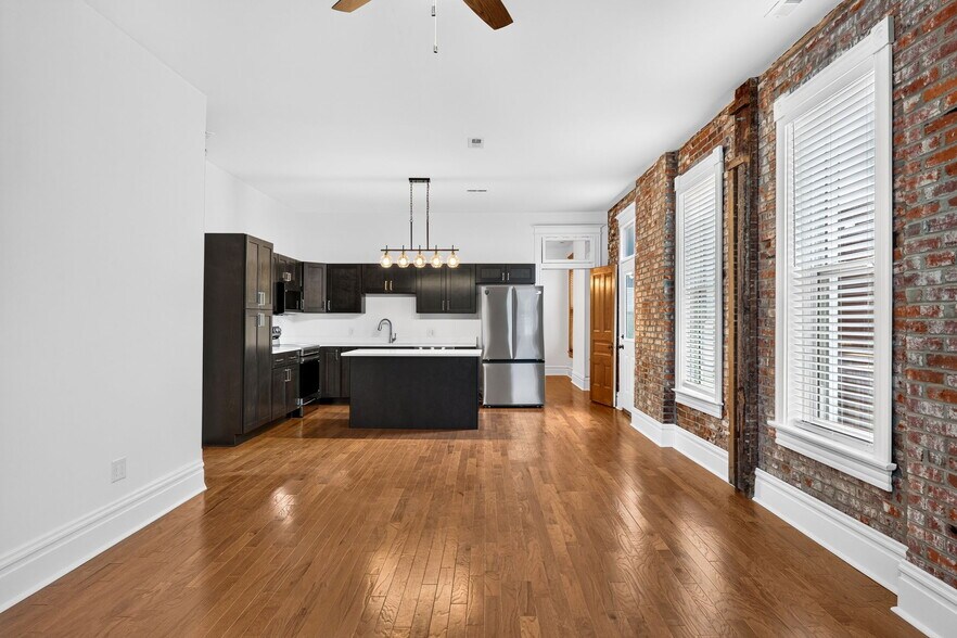 Family/entertainment room - 2722 Armand Pl