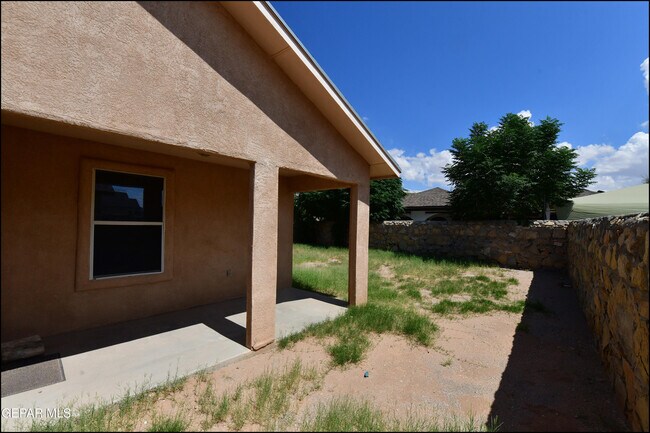 Building Photo - 3112 Tierra Ayala Dr