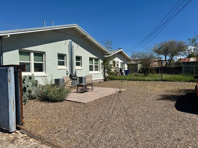 Building Photo - 426 E Helen St