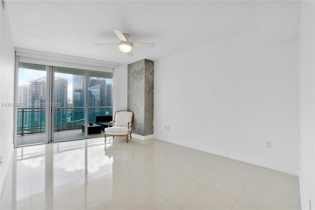 Building Photo - 350 S Miami Ave