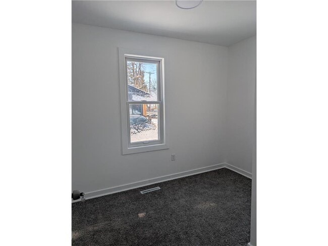 Building Photo - 302 E 48th St