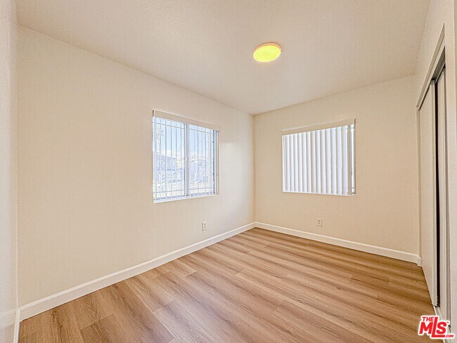 Building Photo - 1555 W 204th St