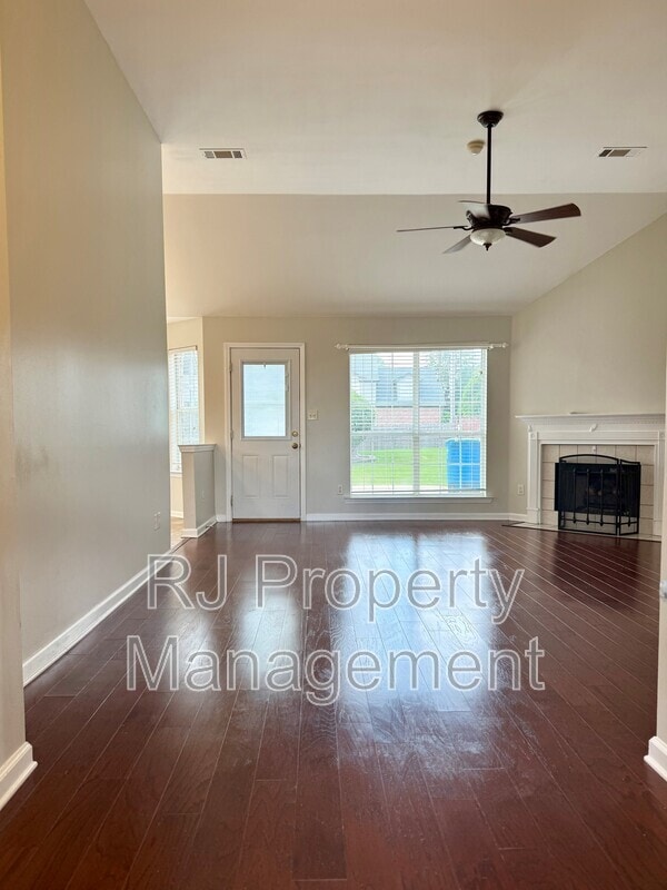 Building Photo - 11579 Mahogany Dr