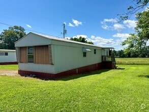 Building Photo - Partial Utilities Included • 2 Bed/ 1 Bath...