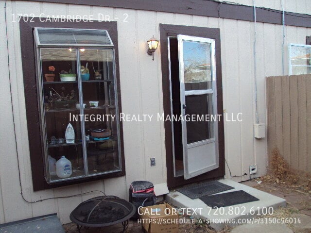 Building Photo - 1702 Cambridge Dr