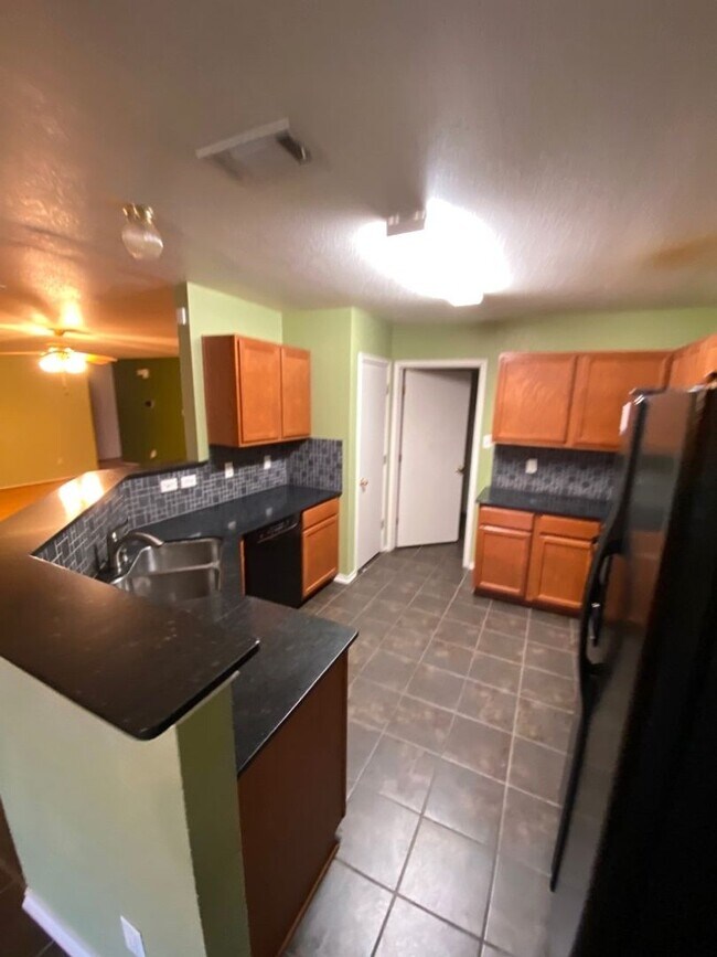 Building Photo - 5207 Holster Dr
