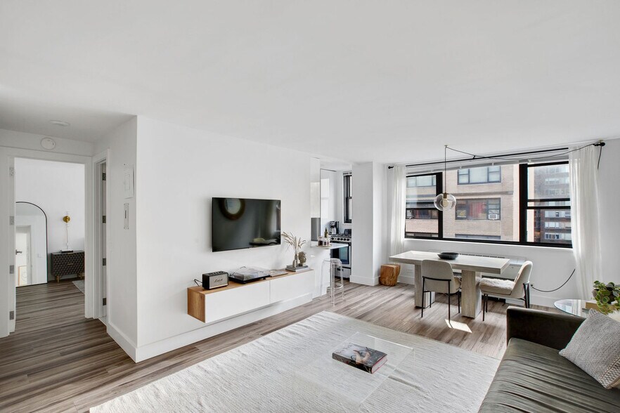 Building Photo - 330 W 58th St