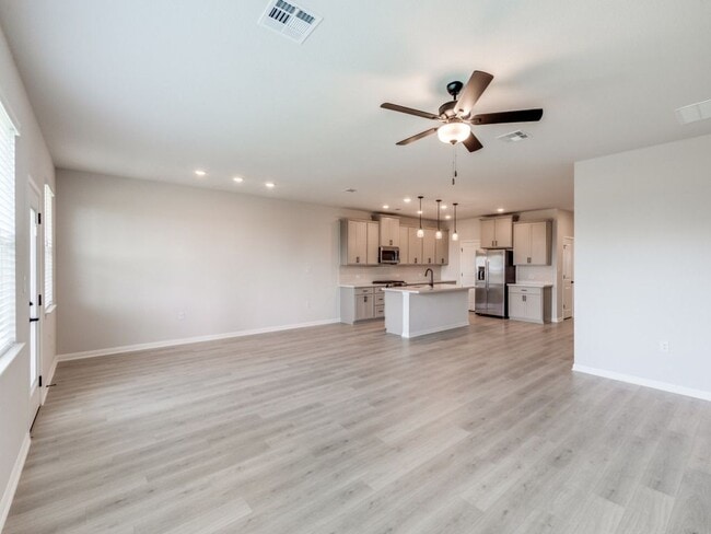 Building Photo - 1529 Purple Martin Dr