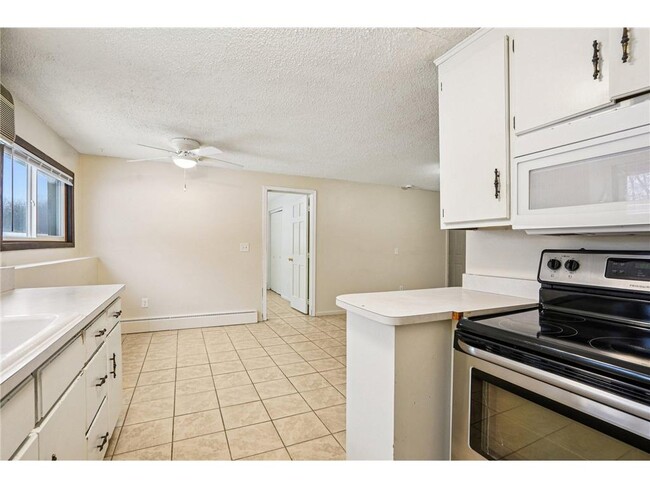 Building Photo - 17256 Kenyon St NE