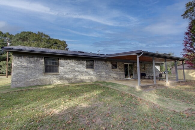 Building Photo - 6503 Chaparral St