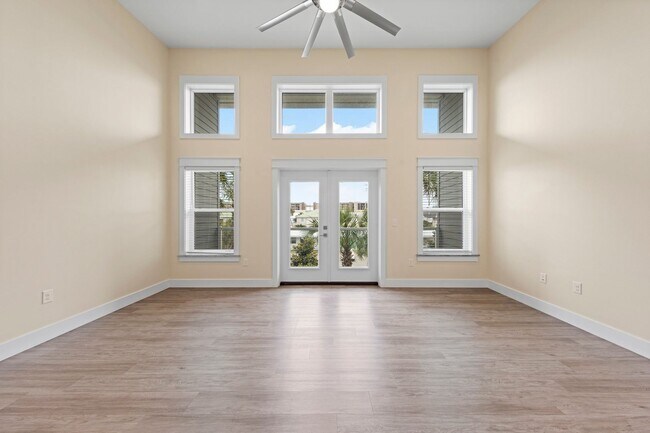 Building Photo - Luxury 3 Bedroom Townhouse on Okaloosa Island!