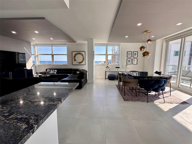 Building Photo - 209 N Fort Lauderdale Beach Blvd