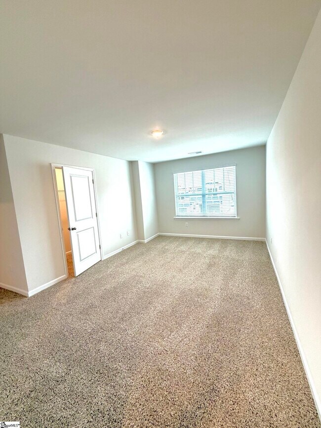 Building Photo - 803 Embark Cir