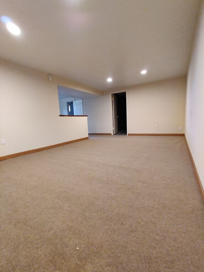 Building Photo - Coming Soon – 3-Bedroom Home for Rent